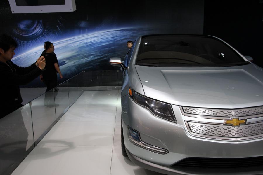  Chevrolet Volt 2011 года  (фото 189 из 356)